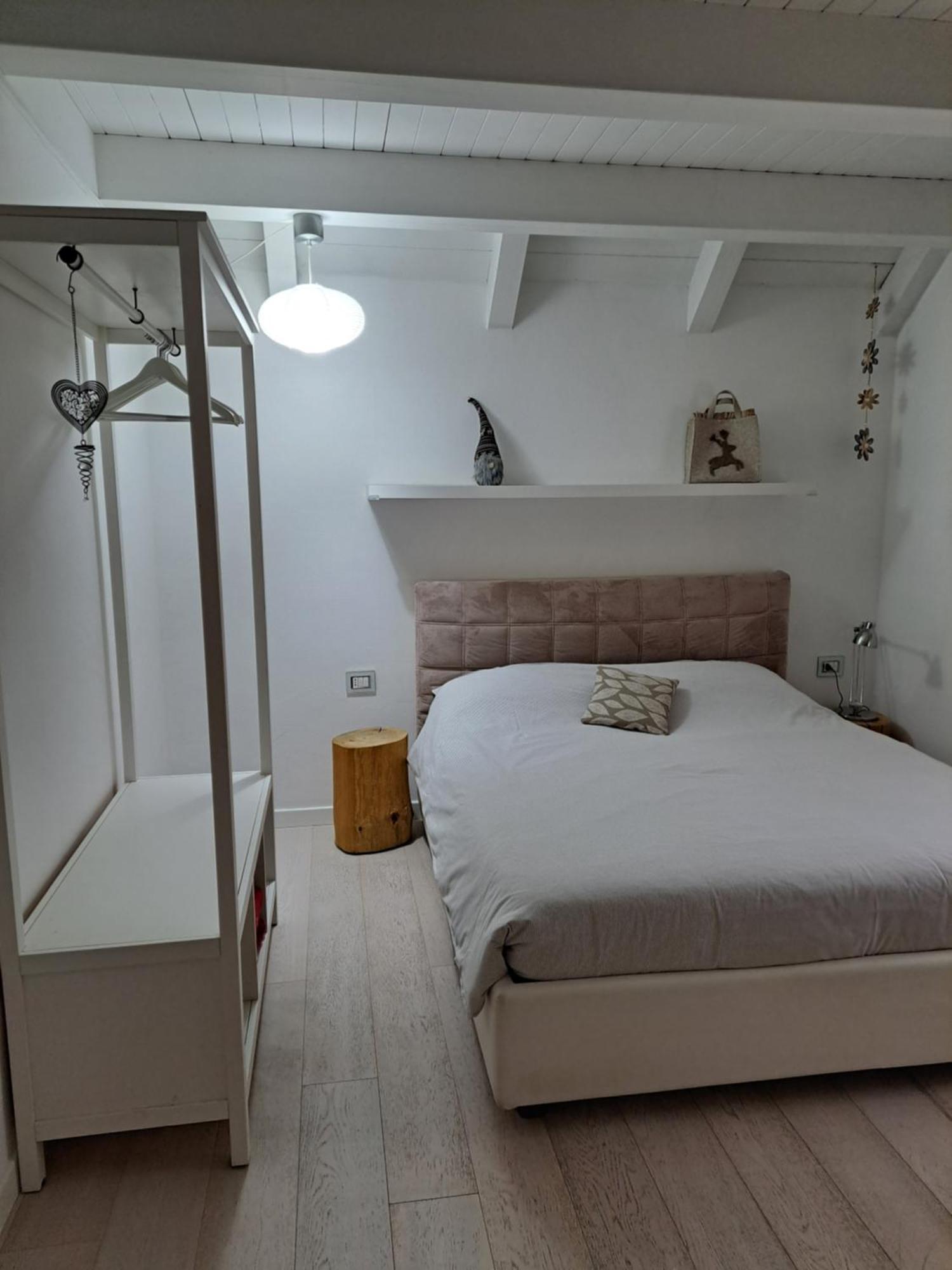 Home White 拉伊韦斯 外观 照片